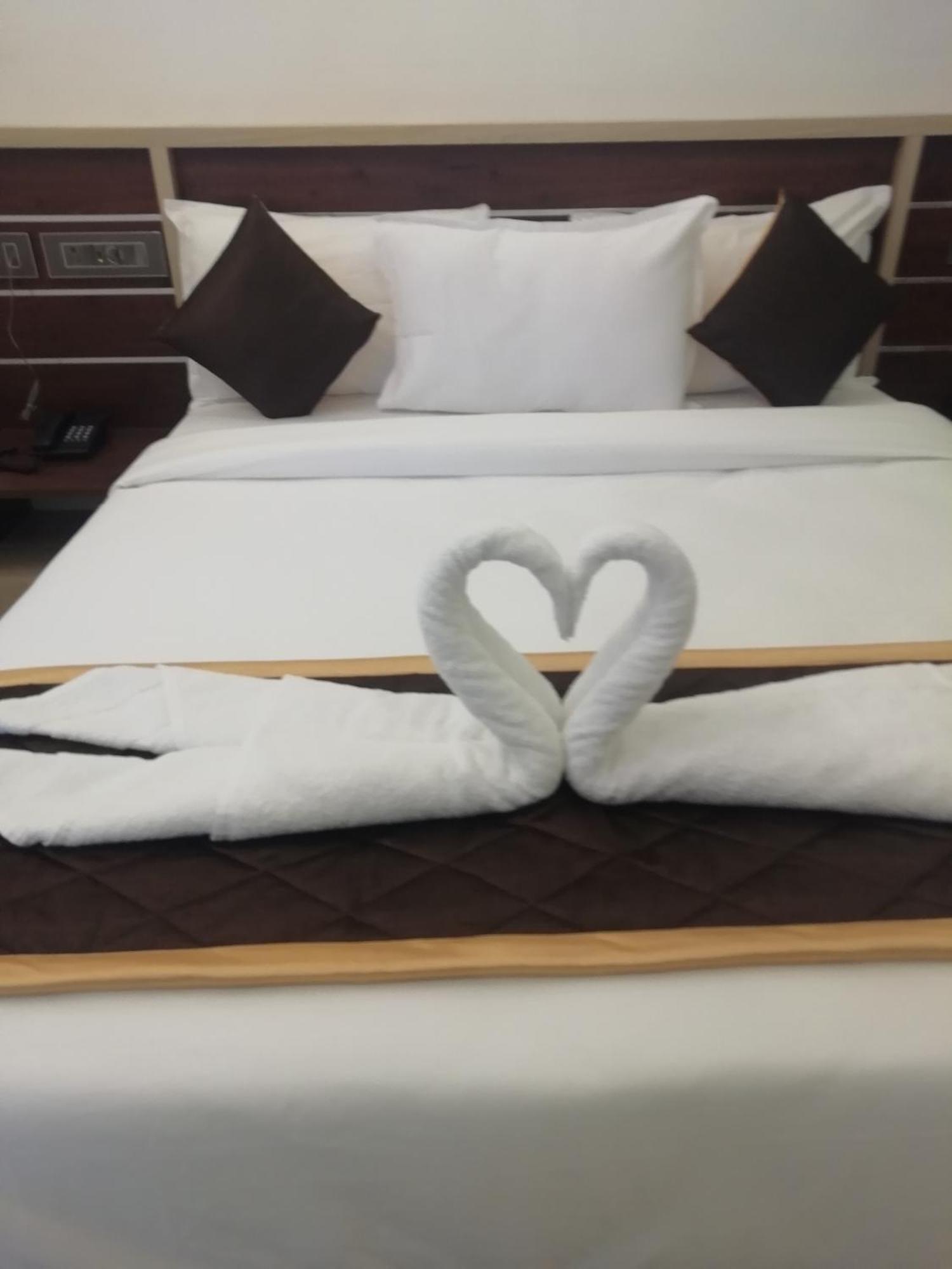尼杜巴塞莱 Paul Residency酒店 外观 照片