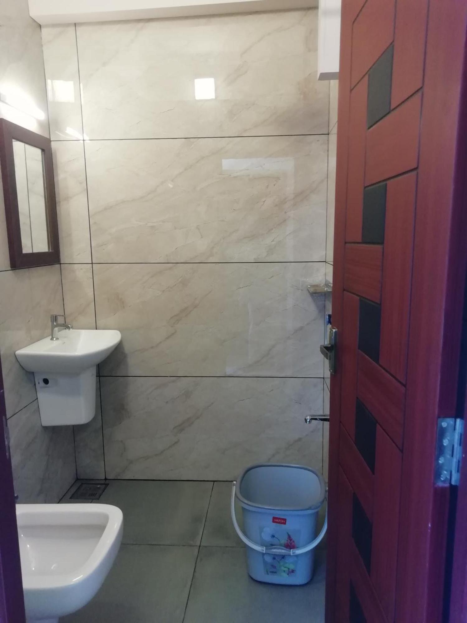 尼杜巴塞莱 Paul Residency酒店 外观 照片