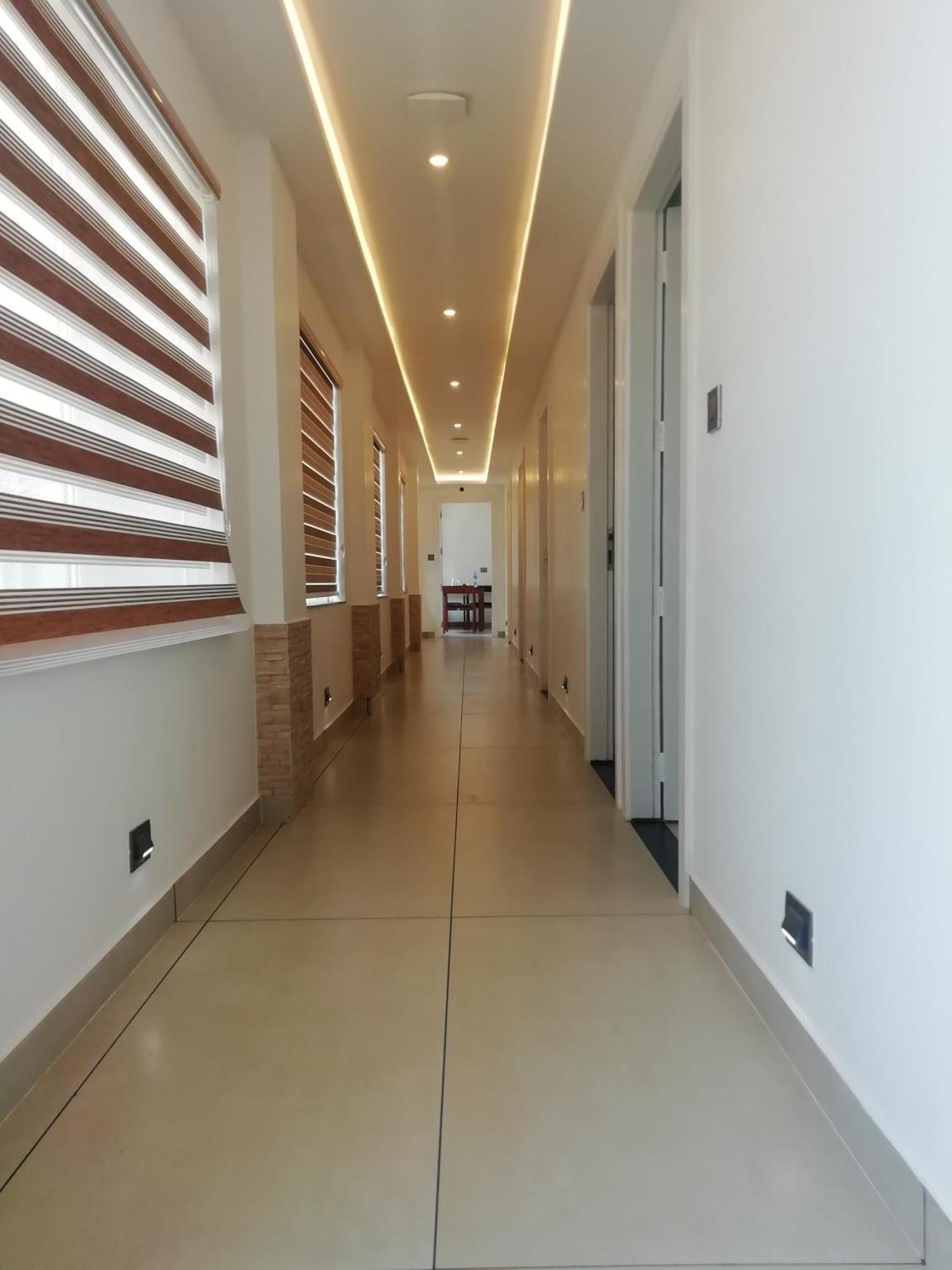 尼杜巴塞莱 Paul Residency酒店 外观 照片