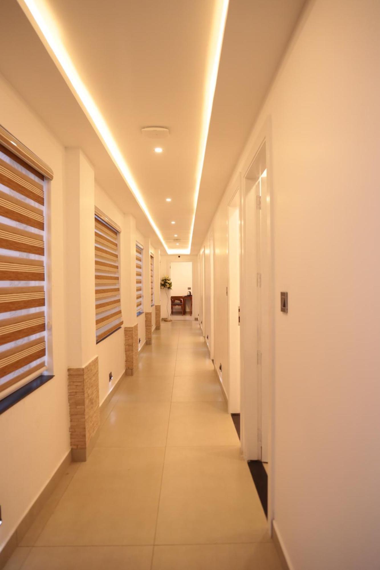 尼杜巴塞莱 Paul Residency酒店 外观 照片